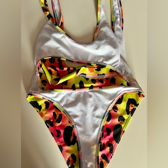 ASOS high leg swimsuit size 2 - Picture 6 of 6